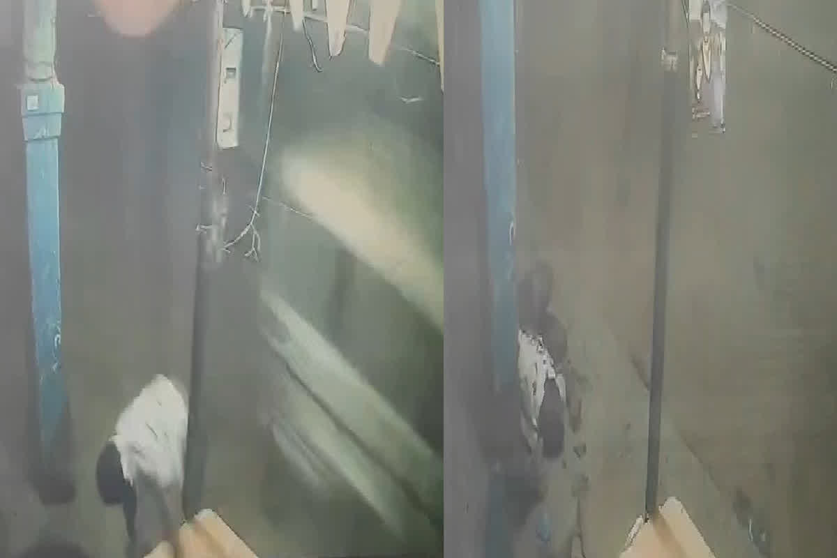 Surajpur Crime News: आपसी विवाद के बाद कार सवार ने बाइक सवारों को मारी टक्कर, पिता-पुत्र की हुई मौत, वीडियो हुआ वायरल