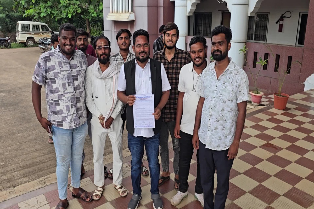 Bemetara News: भाजयुमो प्रदेश अध्यक्ष पर नाबालिग लड़की से अश्लील हरकत के आरोप, भीम रेजिमेंट ने SP से की कार्रवाई की मांग