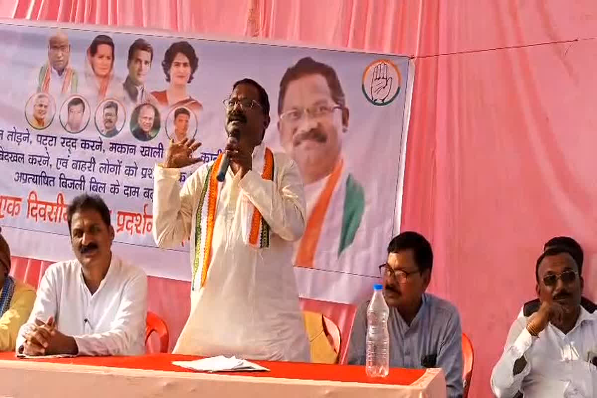 Ambikapur news: पूर्व मंत्री अमरजीत भगत के बिगड़े बोल, विधायक रामकुमार टोप्पो को कहा बंदर, बोले- सीतापुर में गलती से जीते टोप्पो