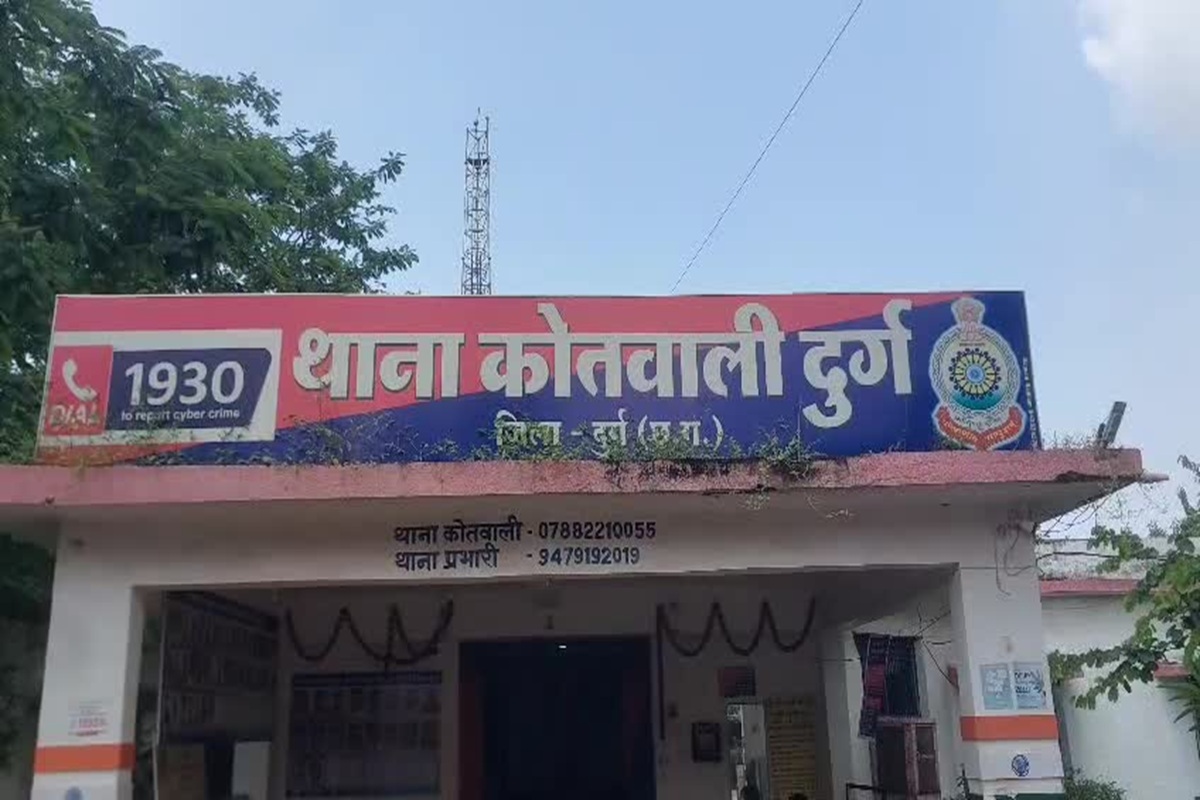 Durg Crime News: बीड़ी मांगना युवक को पड़ा भारी, नाराज नाबालिग ने इस तरह से दिया हत्या को अंजाम, अपचारी बालक गिरफ्तार