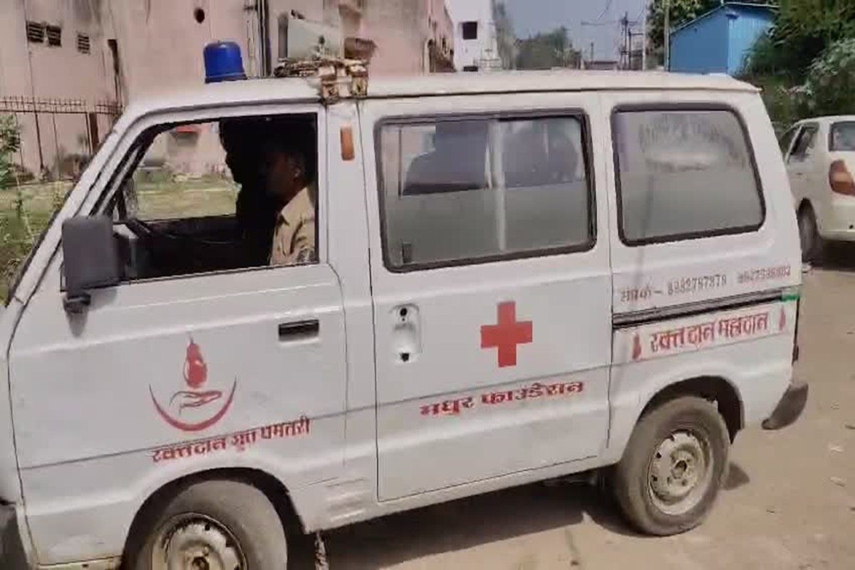 Dhamtari News: मातर मड़ई में खेला गया खूनी खेल! चाचा के घर आए युवक का गांव की गलियों में क़त्ल