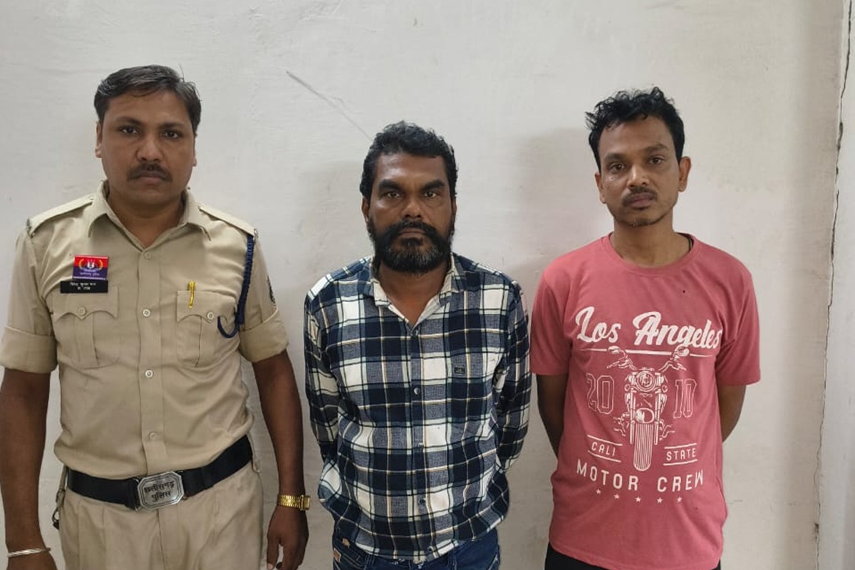 Durg News: भुइयां पोर्टल में छेड़छाड़ कर बढ़ा दिया निजी जमीन का रकबा, बैंक से लिया 36 लाख का लोन, दो आरोपी गिरफ्तार