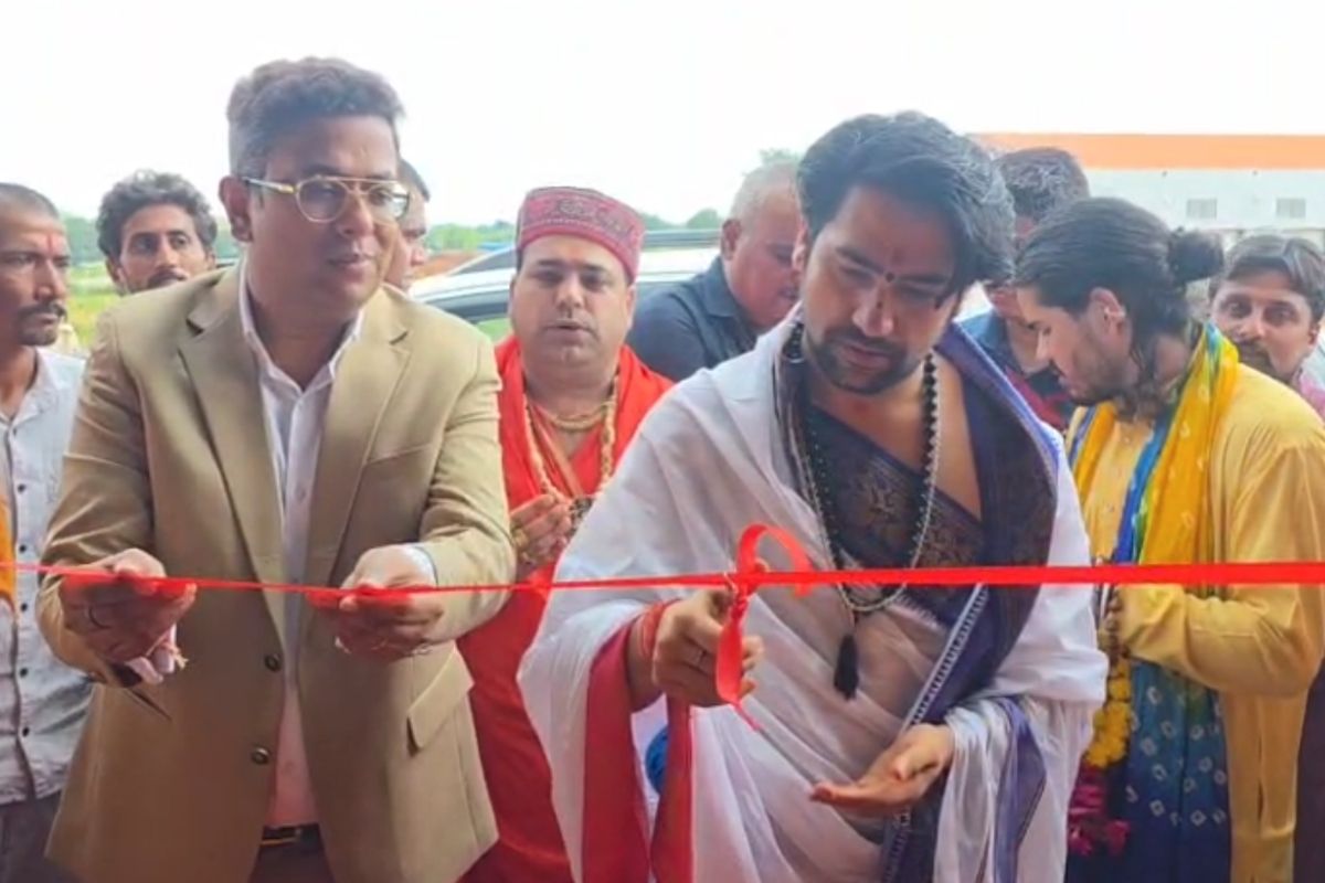 Bageshwar Dham News: बागेश्वर धाम में कैंसर के खिलाफ जंग की शुरुआत, मंदिर में अब इलाज की मिलेगी सौगात, जांच और सस्ती दवाओं की व्यवस्था