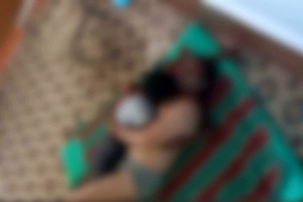 Teacher Have Sex with Lady in School: स्कूल में बच्चों के सामने ही महिला से संबंध बनाने लगे ​शिक्षक / Image: Viral Video