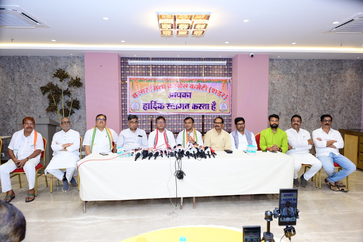 Raipur News: कांग्रेस से महिलाओं का मोहभंग! जिलाध्यक्षों के लिए सामने नहीं आ रहे महिला दावेदारों के नाम, भाजपा ने ली चुटकी