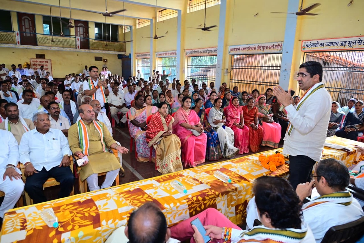 Raipur News: कांग्रेस का संगठन सृजन अभियान, ICC के ऑब्जर्वर ने लिया 28 प्रमुख दावेदारों का इंटरव्यू, रायपुर जिलाध्यक्ष के लिए 6 नामों का पैनल तैयार