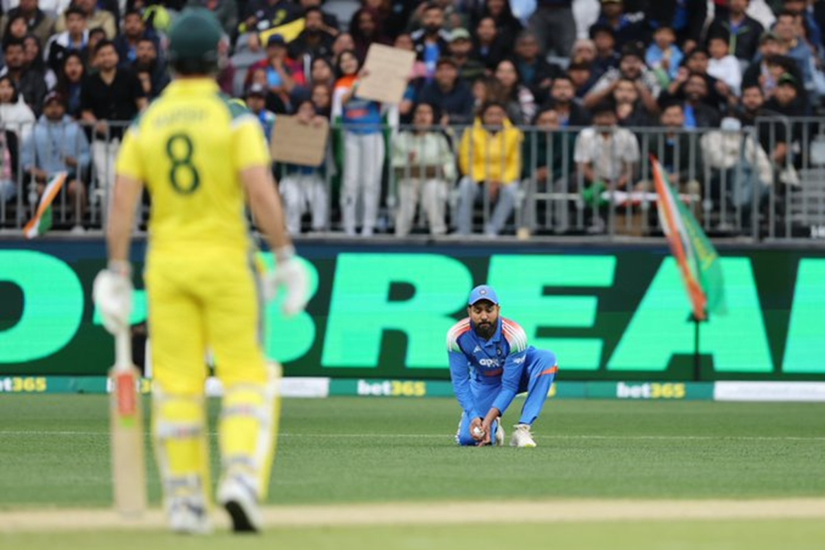 IND vs AUS : रोहित, कोहली ने वापसी पर किया निराश, ऑस्ट्रेलिया ने पहले वनडे में भारत को सात विकेट से हराया