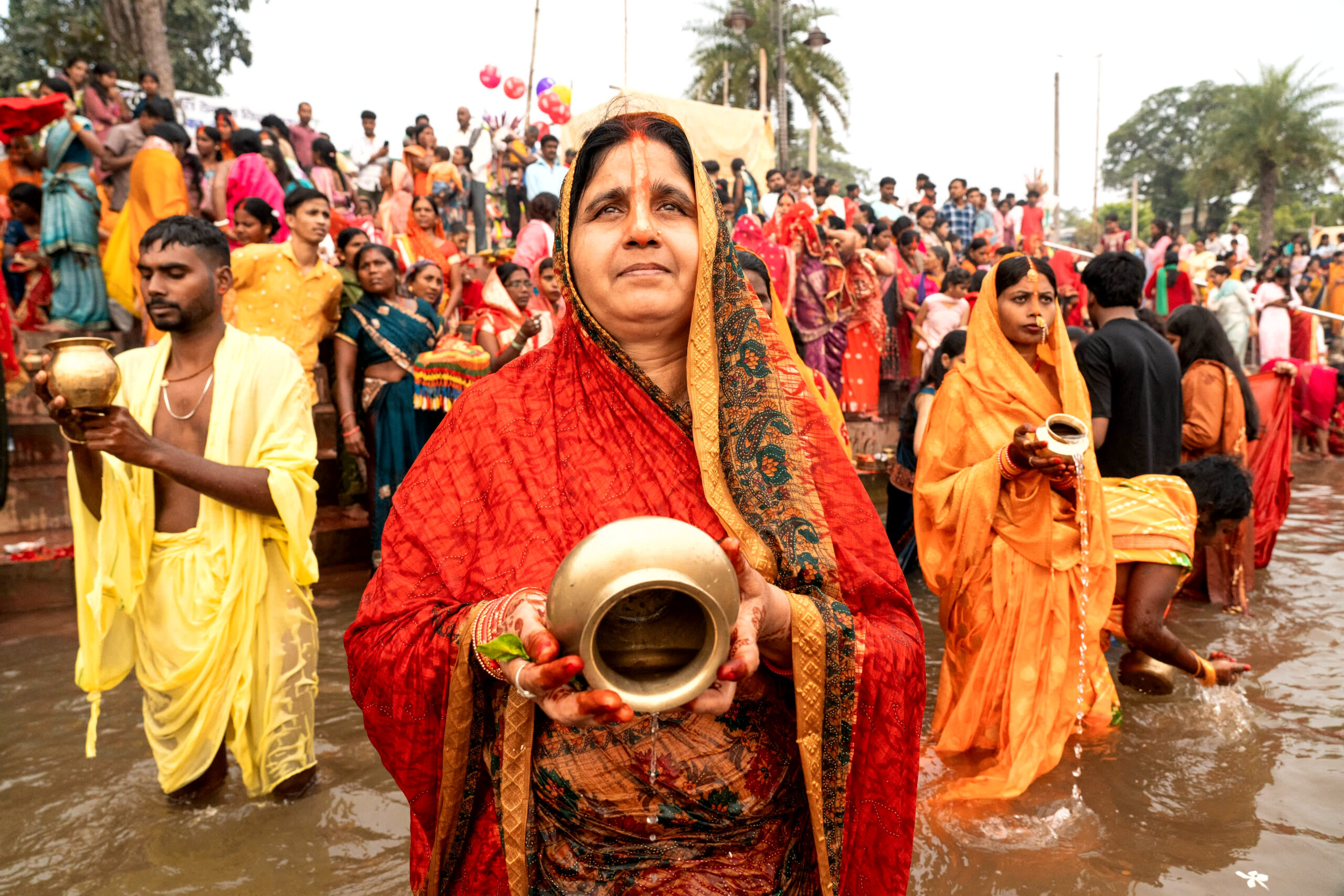 Chhath Puja 2025: उगते सूर्य को अर्घ्य के साथ संपन्न होगा छठ महापर्व 2025, दिल्ली के वासुदेव घाट पर पीएम मोदी करेंगे पूजा-अर्चना, भक्तों की भीड़ से भक्ति का सागर उमड़ा…