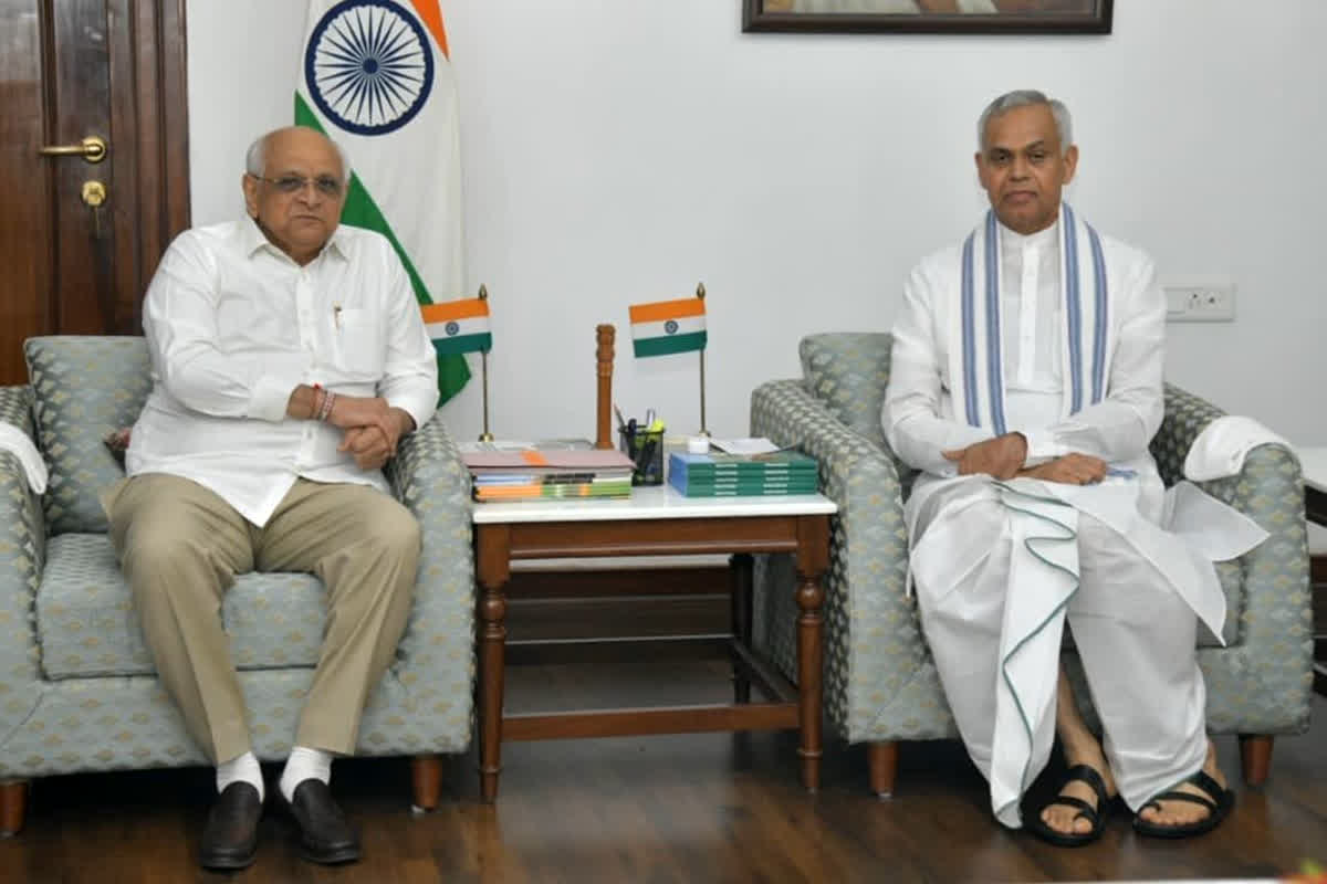 Gujarat Cabinet Ministers News: गुजरात के 25 मंत्रियों की सूची हुई जारी! जानिए कौन-कौन होंगे भूपेंद्र पटेल के नए मंत्रिमंडल में शामिल, थोड़ी देर में शपथ ग्रहण