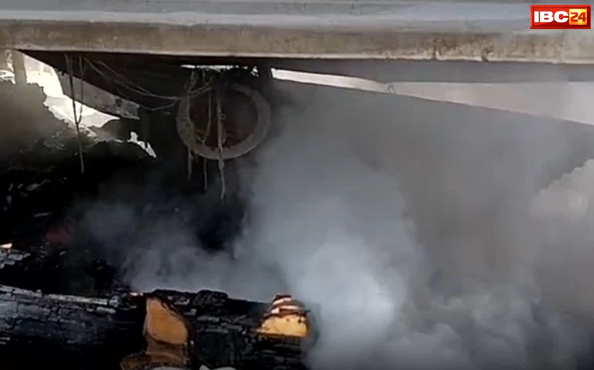 Jabalpur News: जबलपुर के घंटाघर इलाके में घर राख में हुए तब्दील, अचानक लगी भीषण आग ने मचाया ऐसा हड़कंप…अब तक सदमे में लोग…