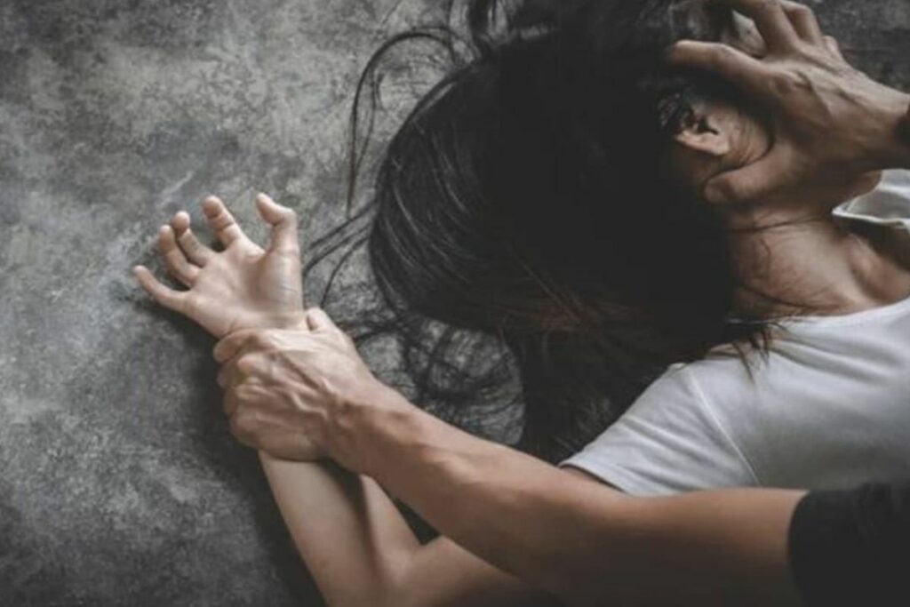 Mathura Rape News: ना प्रेमानंद महाराज से मुलाकात करवाया...ना इज्जत बची / Image: Symbolic