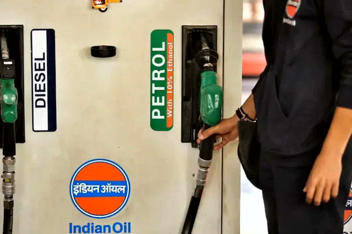 Petrol Diesel Price 11 October 2025: पेट्रोल 94 और डीजल 90 रुपए लीटर, दिवाली से पहले आई राहत भरी खबर, लोग बोले- आ गए अच्छे दिन