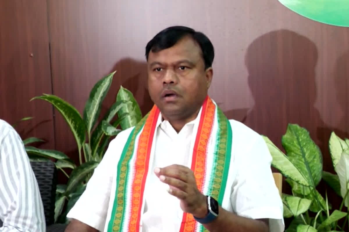 Ramvichar Netam To deepak Baij: ‘साय सरकार ने बंद कर दी 17 योजनाएं’ दीपक बैज के आरोपों पर मंत्री रामविचार नेताम का करारा जवाब, बताया क्यों बंद हुई योजनाएं