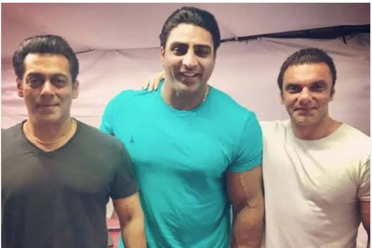 Actor Varinder Ghuman : दिग्गज अभिनेता वरिंदर सिंह घुमन का हार्ट अटैक से निधन, पंजाब के उपमुख्यमंत्री समेत कई नेताओं ने जताया दुख