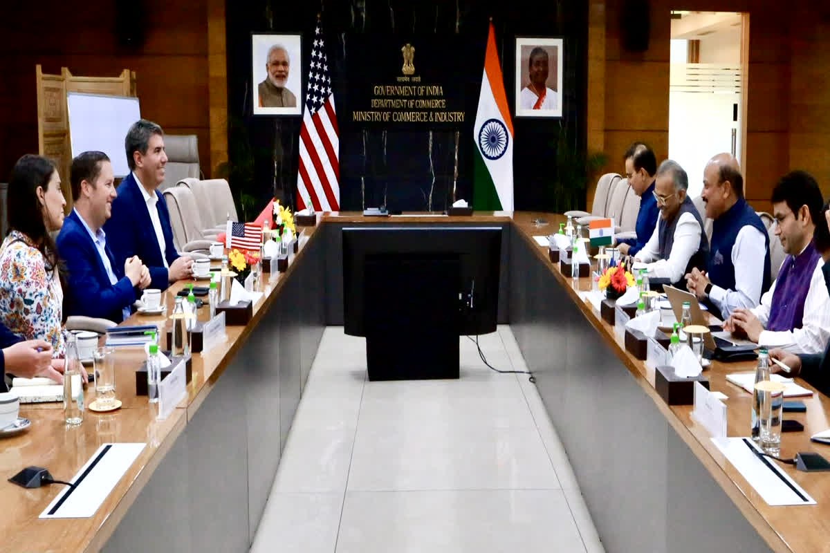 India-US Trade Deal: ट्रंप के करीबी सर्जियो गोर की भारत यात्रा! क्या आने वाले दिनों में होगा ऐतिहासिक समझौता?… मुलाकात पर उठे सवाल
