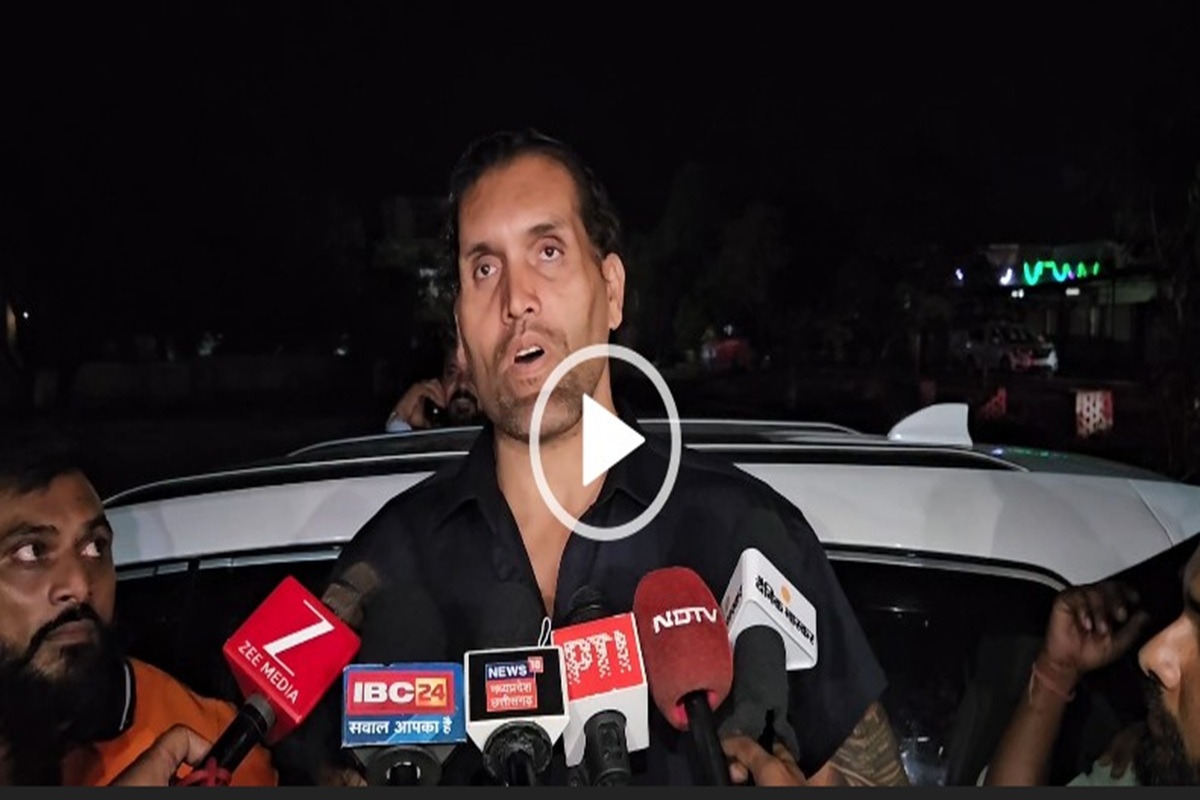 Mandla News: मंडला पहुंचे द ग्रेट खली, युवाओं में बढ़ रहे इस खराब चलन पर जताई चिंता, यहां देखें