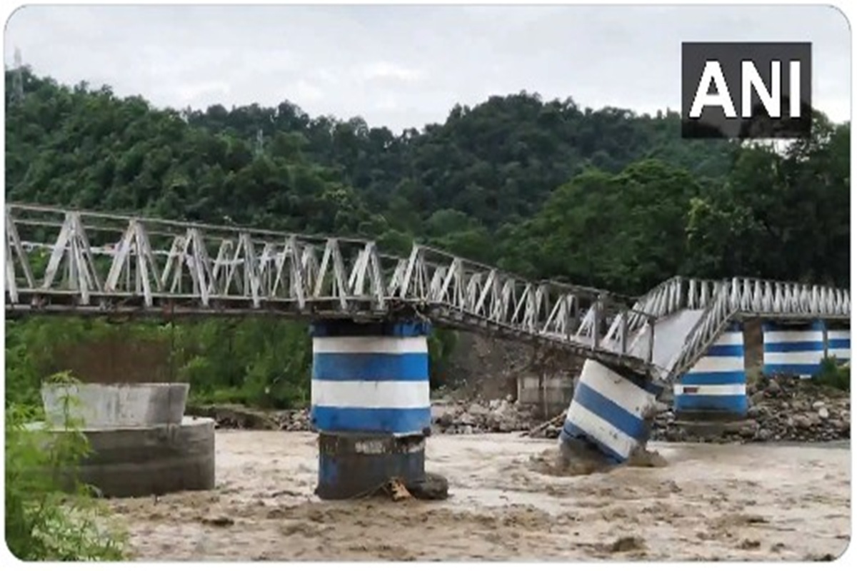 Darjeeling rains: दार्जिलिंग में भारी बारिश के कारण 17 लोगों की मौत, पीएम मोदी और अमित शाह ने जताया दुख