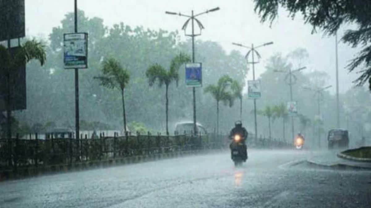 MP Weather News: मानसून की विदाई के बाद मध्यप्रदेश में आज जमकर होने वाली है बारिश, इन जिलों के लिए अलर्ट जारी, ठंड भी दिखाएगी अपने तेवर…