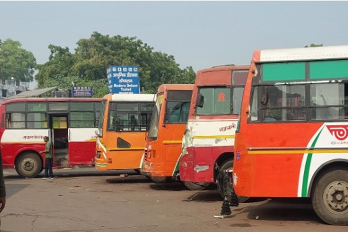 UP News: दशहरा और दीपावली के लिए 10 प्रतिशत कम होगा बसों का किराया, योगी सरकार ने लिया फैसला
