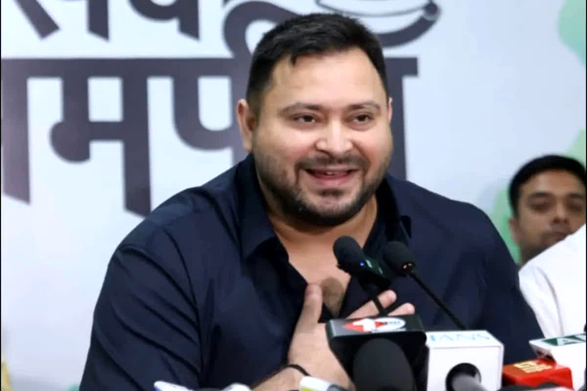 Tejashwi Yadav: RJD विधायक दल के नेता चुने गए तेजस्वी यादव, अब निभाएंगे नेता प्रतिपक्ष की भूमिका, पार्टी की बैठक में लिया गया बड़ा फैसला