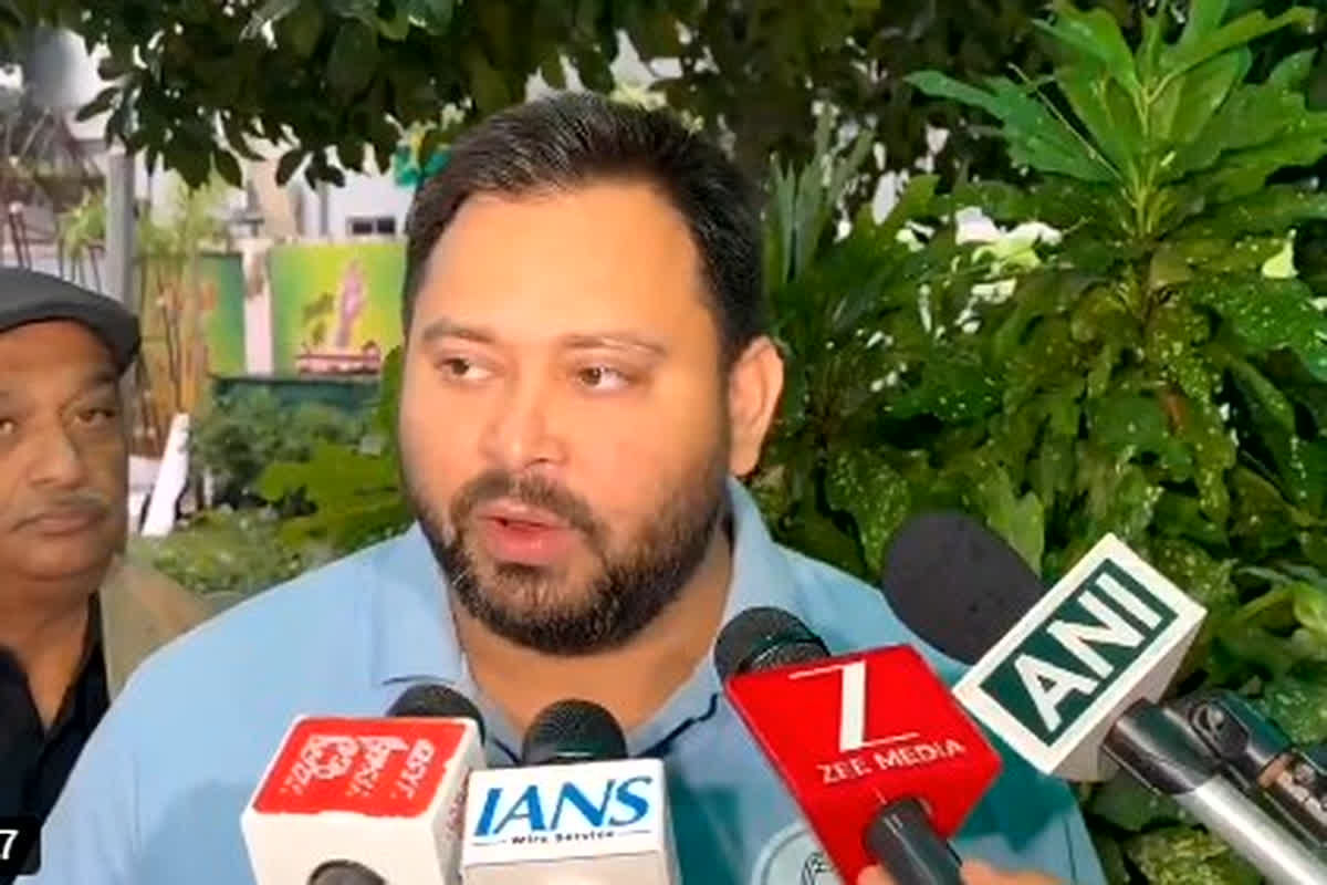 NDA Manifesto Released: 𝟐𝟔 सेकंड में जारी किया गया 𝐍𝐃𝐀 का घोषणा पत्र! तेजस्वी ने कहा ‘संकल्प पत्र नहीं 𝐒𝐨𝐫𝐫𝐲 पत्र लाना चाहिए’