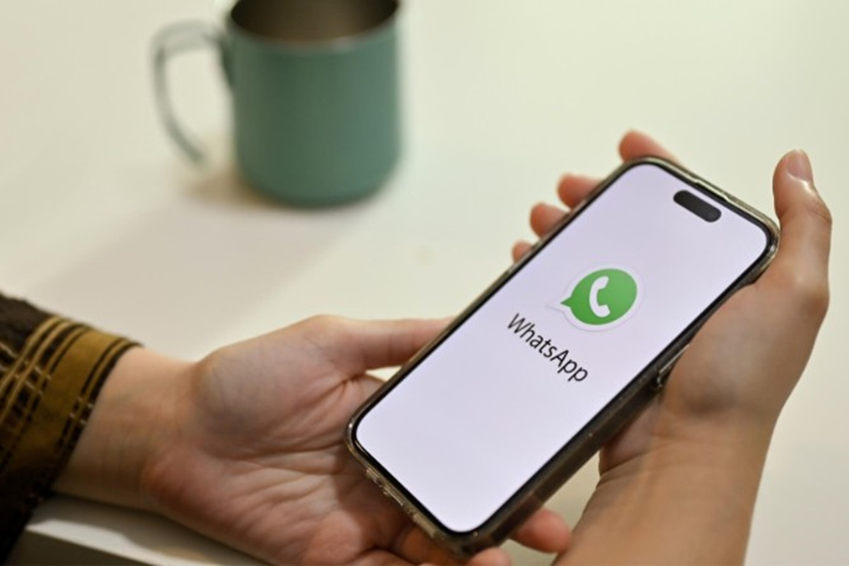 Birth-Caste Certificates on WhatsApp: व्हाट्सऐप पर कर सकेंगे जन्म, जाति समेत तमाम प्रमाणपत्रों के लिए आवेदन, यहीं पर वापस भी मिलेंगे..जानें