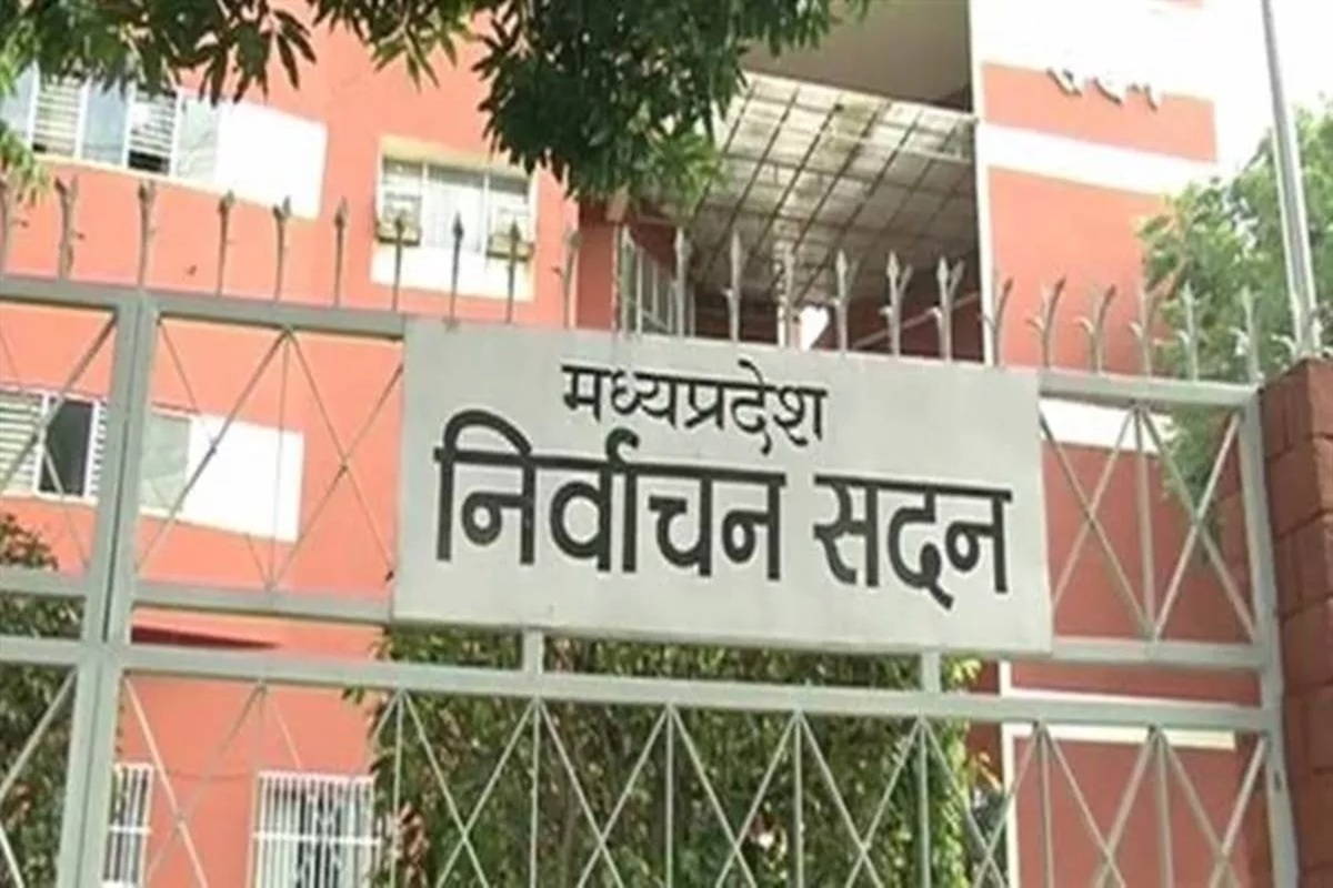 SIR in Madhya Pradesh: SIR की प्रक्रिया के बीच चुनाव आयोग पहुंची कांग्रेस, पार्टी नेताओं ने कर दी ये बड़ी मांग, बोले- कमरों में बैठकर मॉनिटरिंग कर रहे अधिकारी