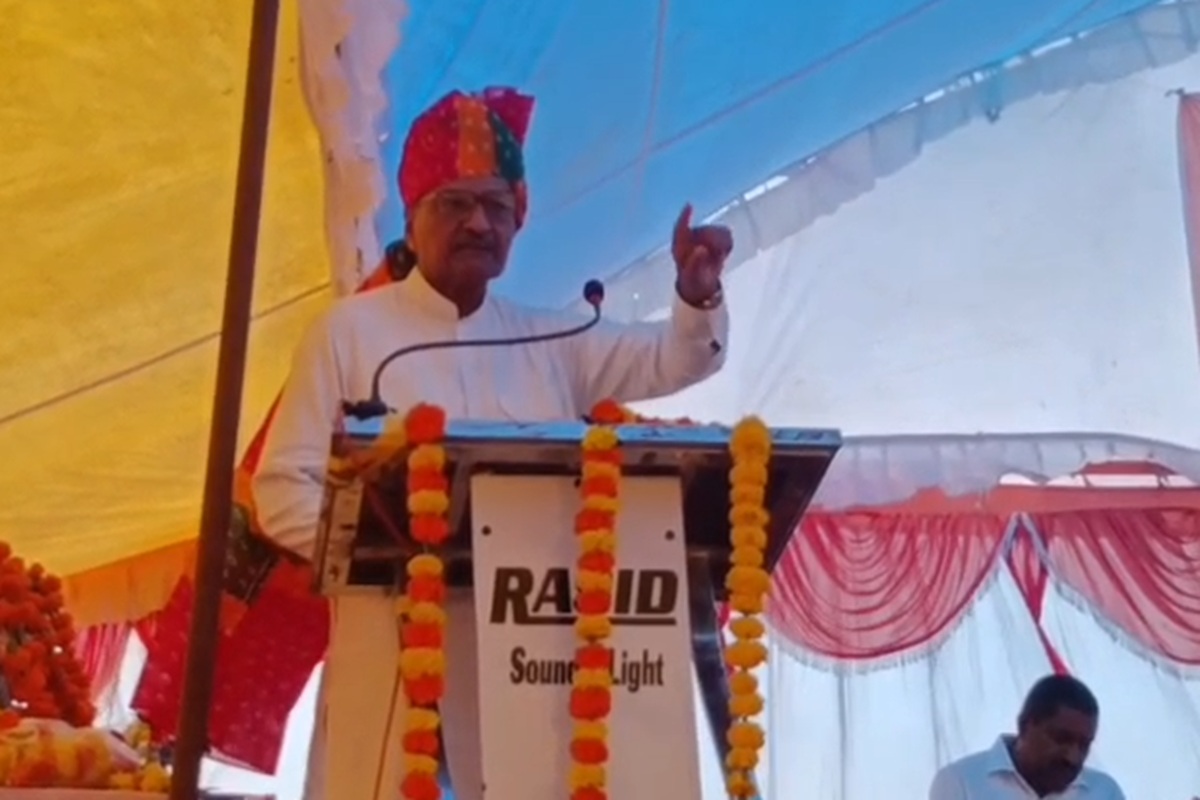 MP News : ‘गलतफहमी में मत रहिए, लड़कियां भी पी रही है शराब’.. यहां के भाजपा सांसद ने फिर दिया बड़ा बयान, सोशल मीडिया पर वीडियो वायरल