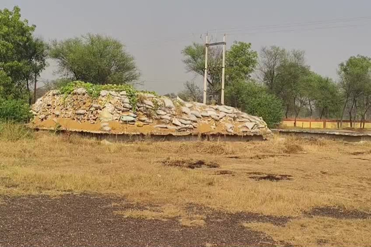 Janjgir News: धान खरीदी केंद्रों में पसरा सन्नाटा, हड़ताल के बीच नजर नहीं आ रही तैयारी, कृषि मंत्री ने कहा ऐसे लोगों से नहीं खरीदेंगे धान