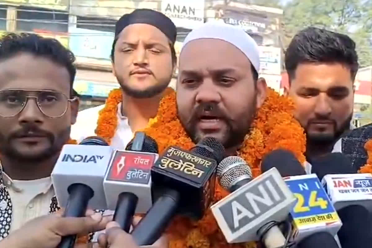 Baba Bageshwar Dham Yatra: धीरेंद्र शास्त्री को मिला मुस्लिम समाज का समर्थन,  शाहनवाज़ मलिक बोले- हम एक हैं, कोई भेदभाव नहीं