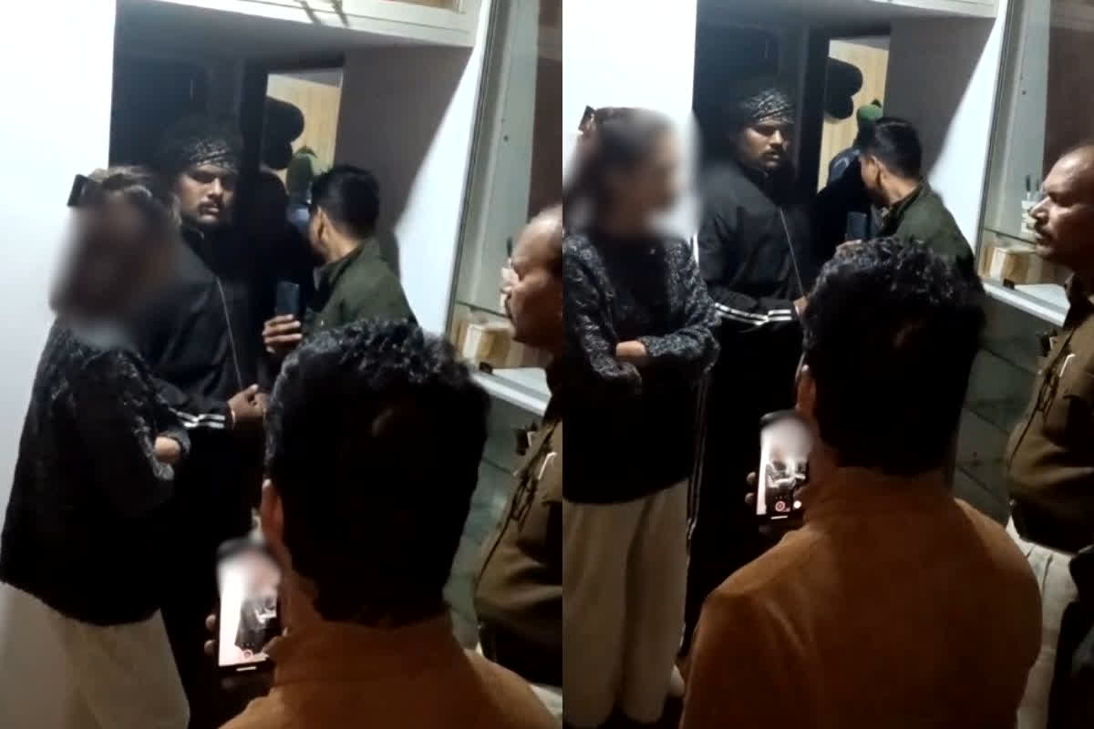 Bhopal News: दो युवतियों के साथ कमरे में था युवक, पता चलते ही फ्लैट में जमकर हुआ बवाल, थाने पहुंचते ही लड़कियों ने खोला चौंकाने वाले राज