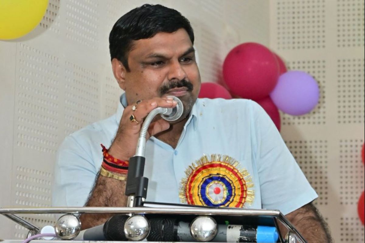 Durg Crime News:आखिर क्यों बढ़ रहा छत्तीसगढ़ के जिले में अपराध? मंत्री गजेंद्र यादव ने बताया चौंकाने वाला कारण, बैठक लेकर अफसरों के दिए ये निर्देश