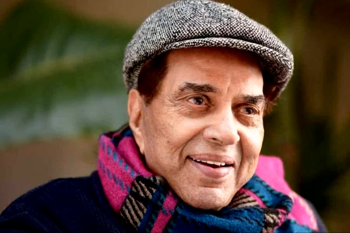 Dharmendra Health News: वेंटिलेटर पर बॉलीवुड एक्टर धर्मेंद्र, शुरू हुआ दुआओं का दौर, अस्पताल ने तबीयत को लेकर दी ये बड़ी जानकारी