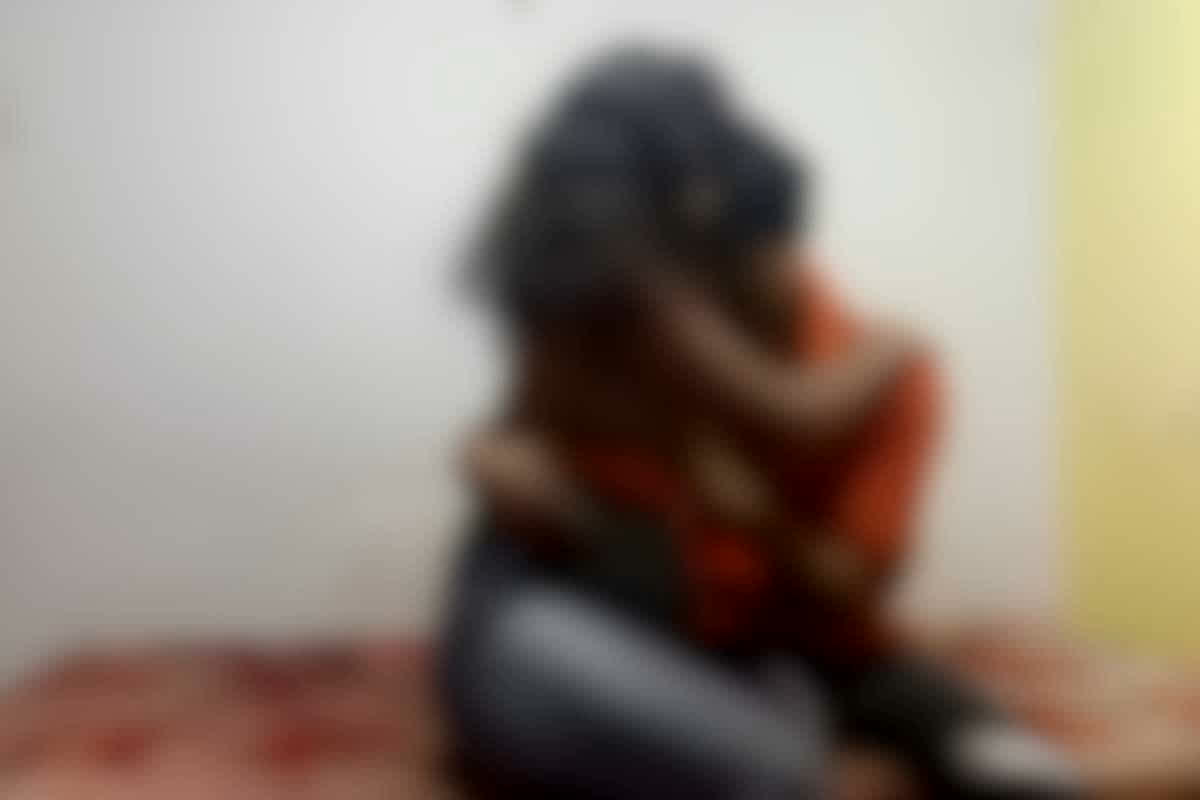 Husband Record Bedroom Video: ‘बेडरूम में वो वाला वीडियो भी रिकॉर्ड करते हैं पति…हर जगह लगवा रखा है कैमरा’ परेशान महिला पहुंची थाने