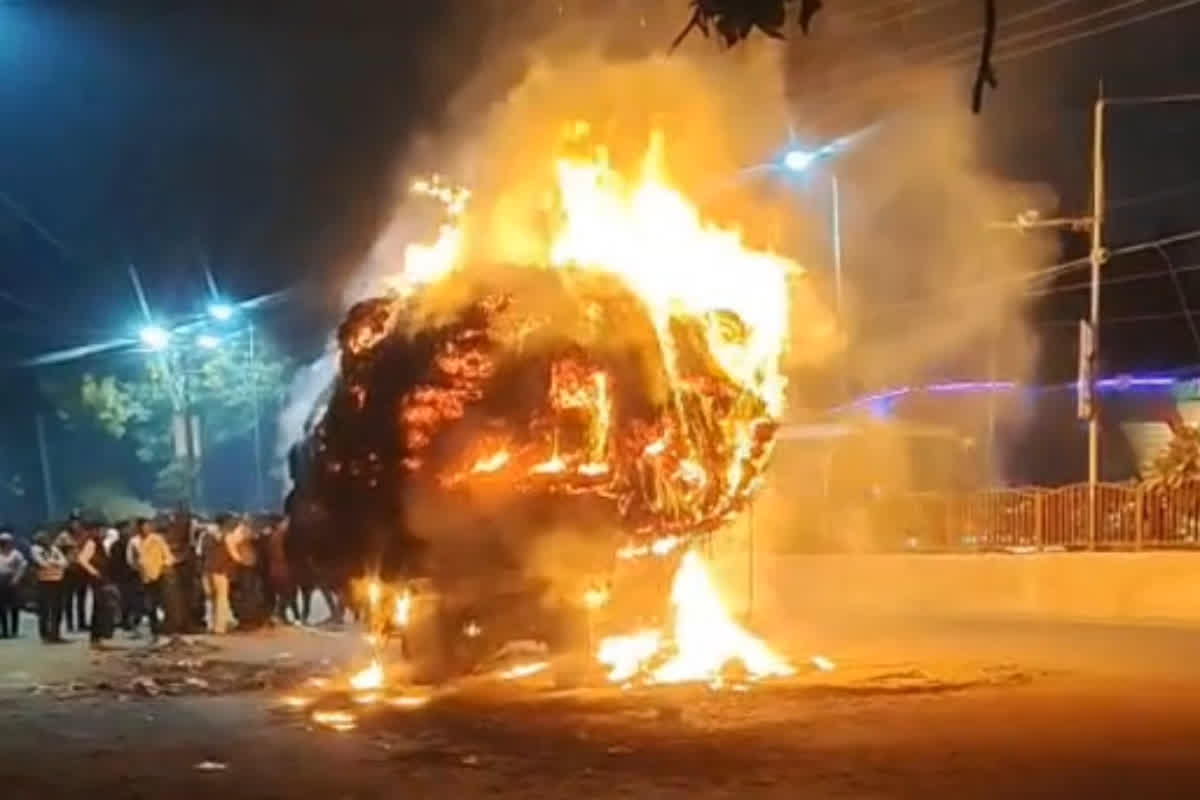 Morena News: किसान ने मांगा रास्ता तो हो गई जंग! दबंगों ने अन्नदाता के साथ की सरेआम ऐसी बदसलूकी, पूरा मामला जानकर कांप उठेगी रूह