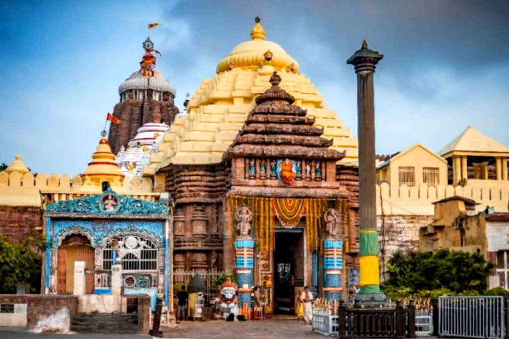 Puri Jagannath Temple News: 'पांड्या' को पुलिस ने लिया हिरासत में, जगन्नाथ पुरी मंदिर में कर रहे थे ऐसा काम / Image: Jagannath mandir
