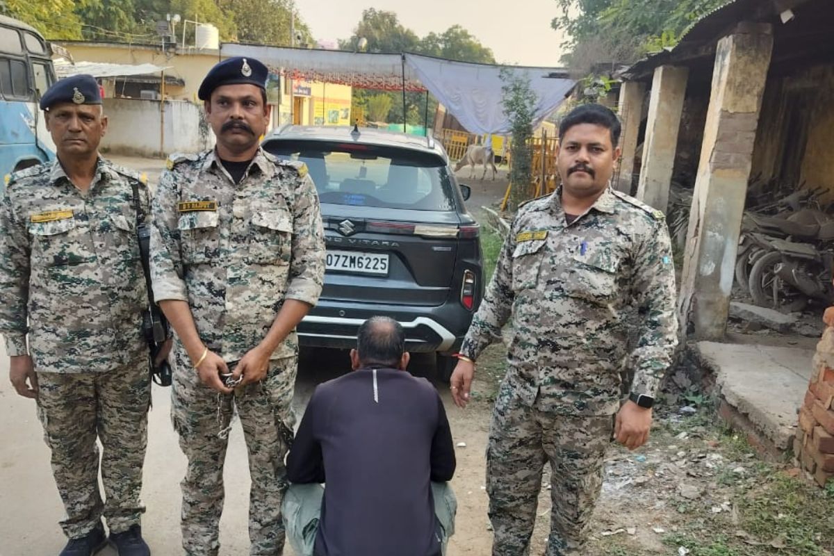 Sambal Yojana Corruption:’अपने ही कार से जाऊंगा थाने’,आरोपी के नखरे सुन पुलिस के उड़े होश, गबन किए थे इतने करोड़ रुपये, उगले कई चौकाने वाले राज़