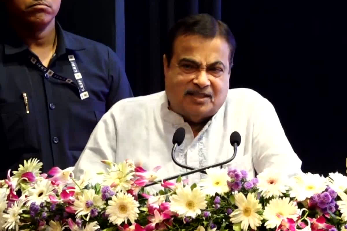 Nitin Gadkari: ‘पत्नी से ज्यादा फाइलों से प्यार…’, केंद्रीय मंत्री नितिन गडकरी ने सरकारी अधिकारियों को दी तगड़ी सलाह, फाइलें लटकाने पर कह दी ये बड़ी बात