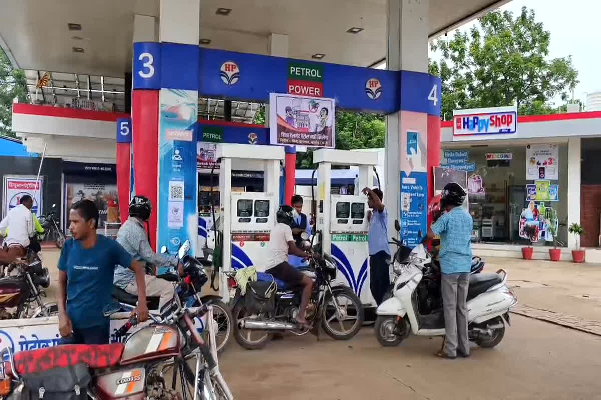 Petrol Diesel Price 06 November 2025: अब पेट्रोल महज 78 रुपए लीटर, बाइक-कार वालों के आ गए अच्छे दिन, बस-ट्रक मालिकों को भी डीजल के रेट में बड़ी राहत!