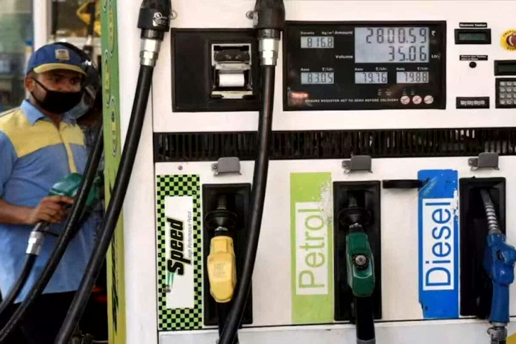 Petrol Diesel Price 22 November 2025: फिर सस्ता हुआ पेट्रोल-डीजल, अब महज इतने रुपए लीटर हो गई कीमत / Image: File