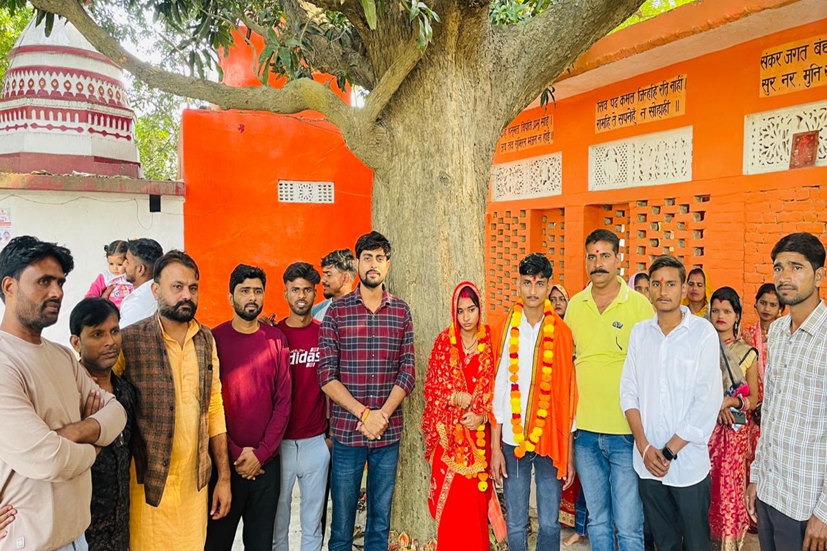 Hindu-Muslim Love Marriage: मुस्लिम युवती ने मंदिर में की हिंदू युवक से लव मैरिज, प्यार के लिए तोड़ा जाति धर्म का बंधन