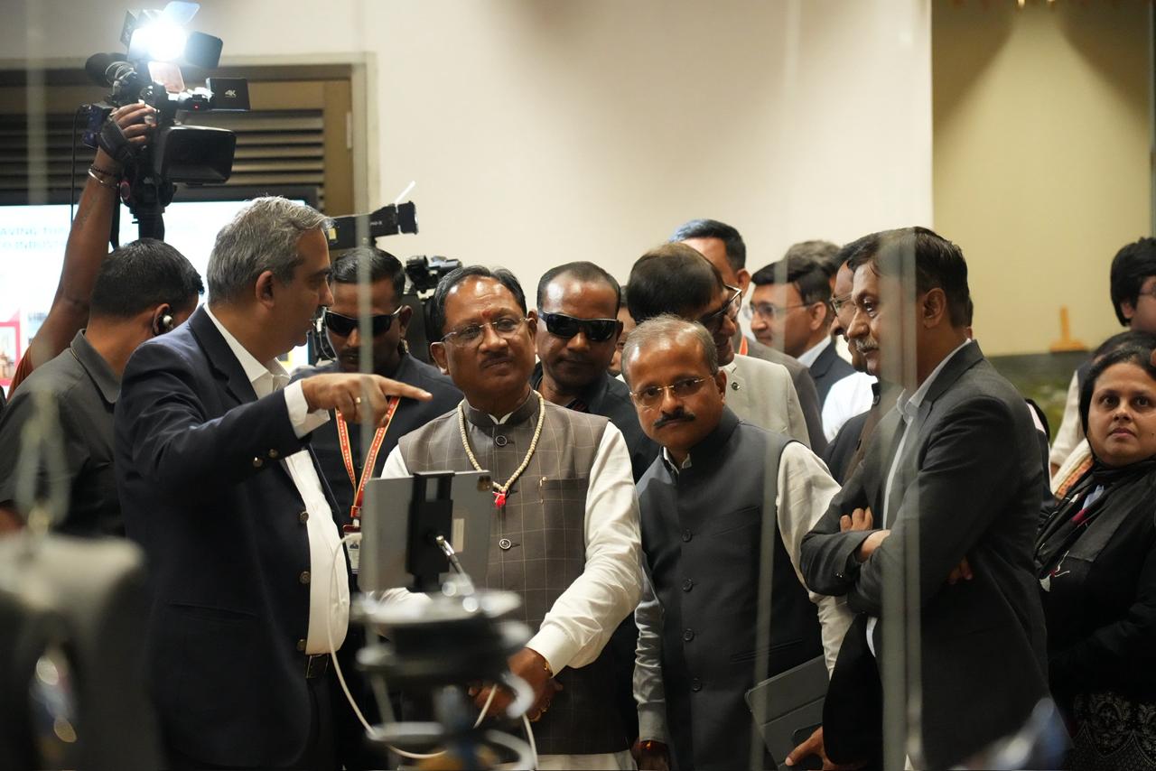 CM Sai in Gujarat: प्रदेश के युवाओं के लिए कुछ बड़ा करने जा रही साय सरकार, सीएम के गुजरात दौरे से उभरकर आया ‘भविष्य का टेक्नो प्लान’…