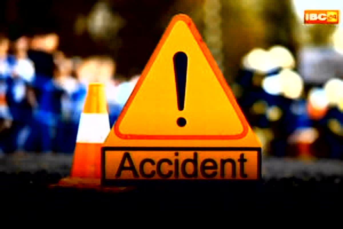 UP Road Accident News: फिर दिखा रफ्तार का कहर… बाइक सवार दो लोगों की हुई मौत, जानें कहां हुआ भीषण सड़क हादसा