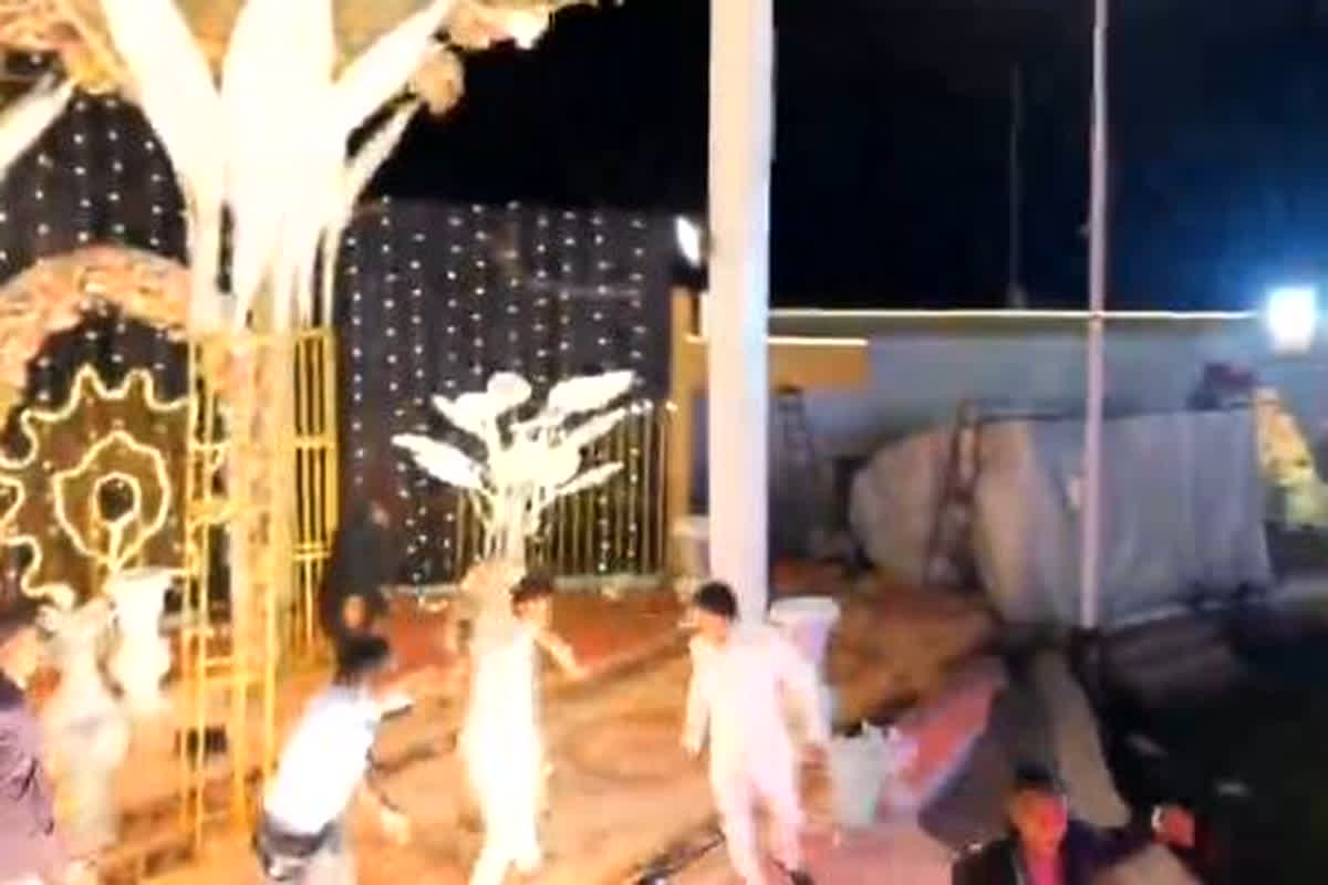 Maharashtra News: मातम में बदली शादी की खुशियां, बीच मंडप में लहूलूहान हुआ दूल्हा, देखकर दंग रह गए लोग, जानें क्या है पूरा मामला