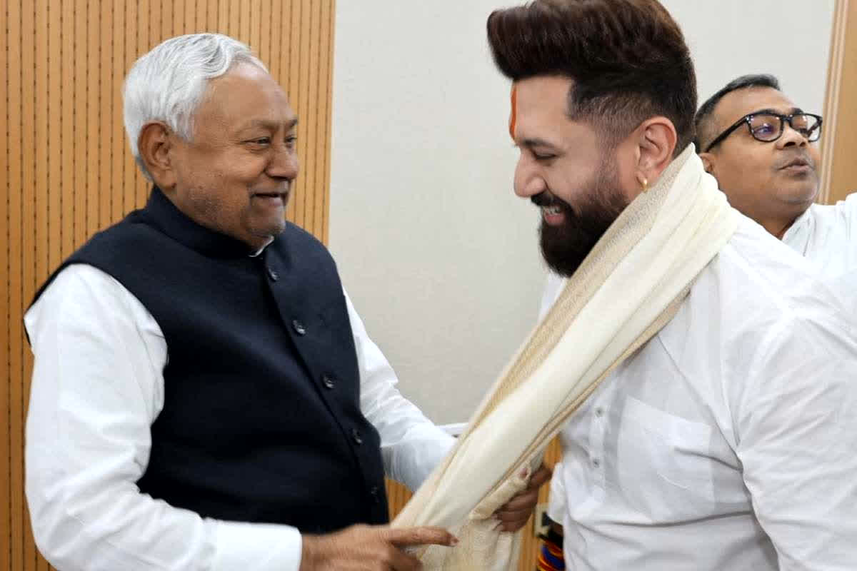 Nitish Kumar Cabinet Minister List 2025: कट सकता है डिप्टी सीएम विजय सिन्हा का पत्ता…भाजपा से 16 तो जेडीयू से 14 मंत्री बनाए जाने के संकेत, नीतीश कुमार की नई सरकार का पूरा फॉर्मूला तैयार?