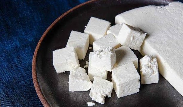 Fake Paneer Served in Wedding: क्या आप शादी वाले पनीर के शौकीन हैं, यह खबर पढ़ेंगे तो अगली बार खाने से पहले 100 बार सोचेंगे, शादी में परोसने के लिए तैयार की जा रही थी पनीर की सब्जी, मिला धोखा…