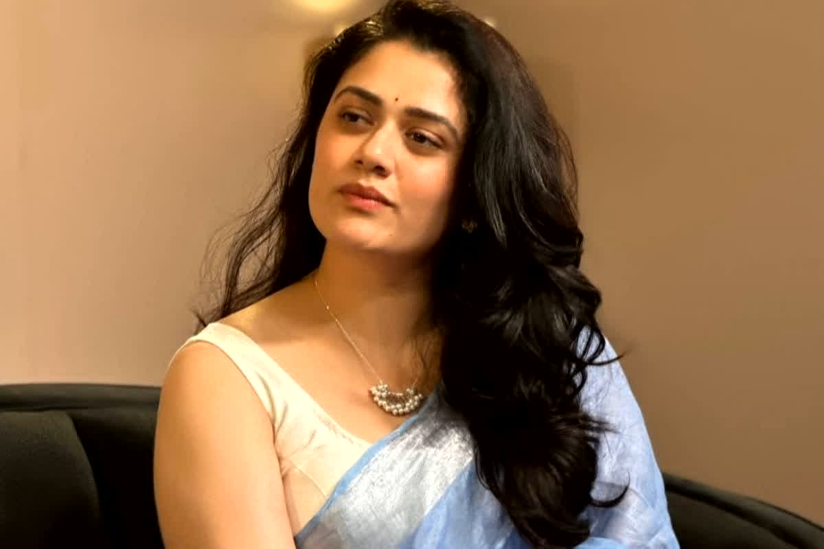 Girija Oak National Crush: रातों-रात नेशनल क्रश बनीं एक्ट्रेस, अब फेमस होना ही पड़ रहा है भारी… सोशल मीडिया पर जाहिर किया अपना दुख