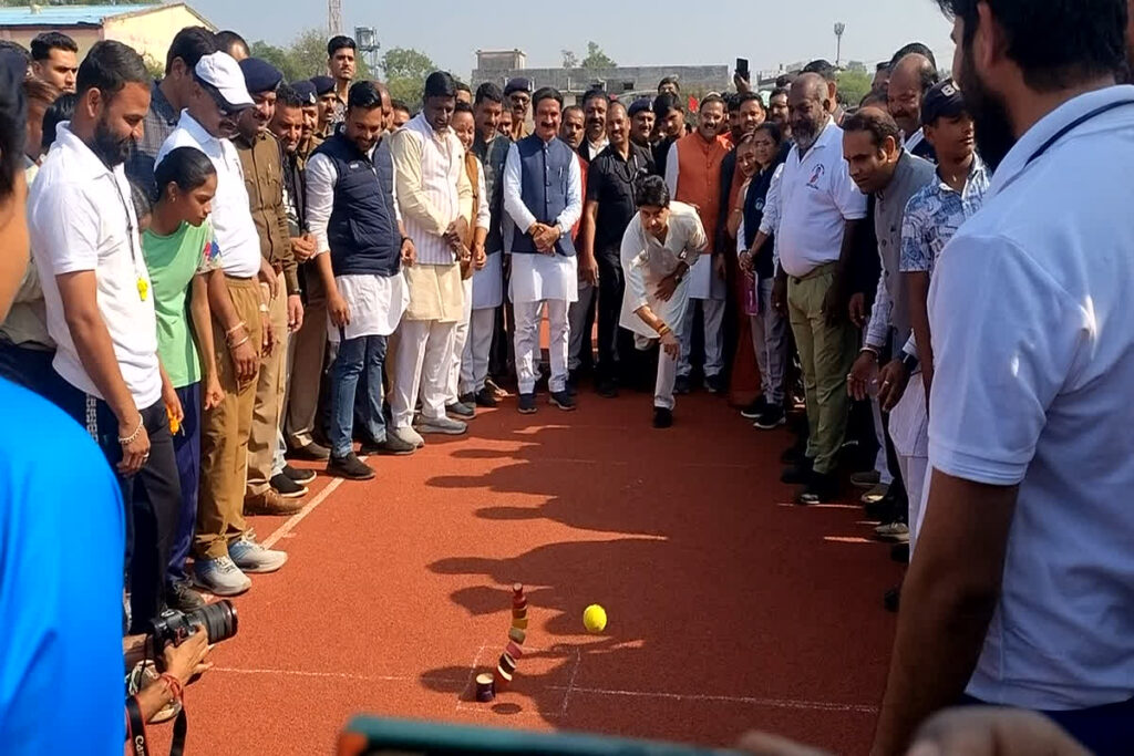 Jyotiraditya Scindia Viral Video/Image Credit: IBC24