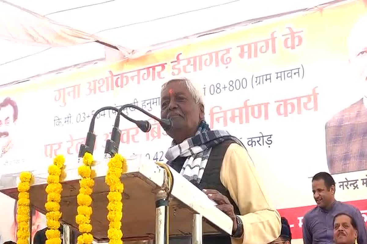 MLA Pannalal Shakya Viral Video: सिंधिया की लोकसभा सीट पर इस विधायक ने जताई इच्छा, केंद्रीय मंत्री के सामने ही कही डाली ये बात, देखें वीडियो