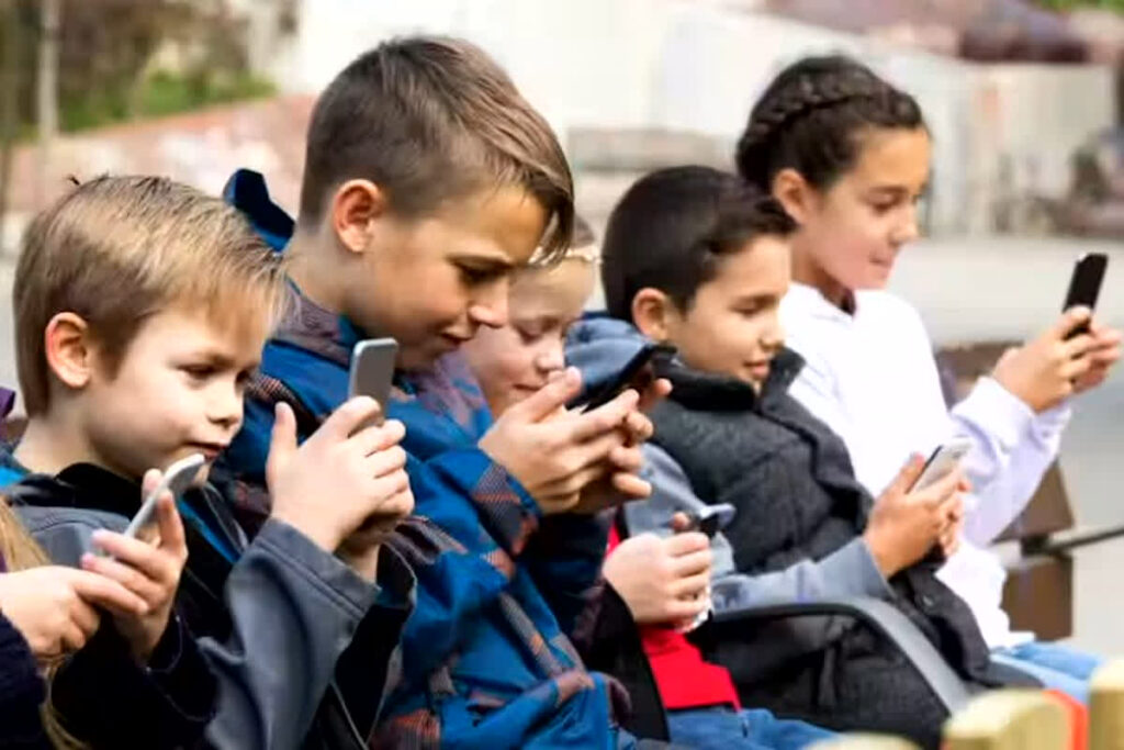 image social media, image soucre: Edusites